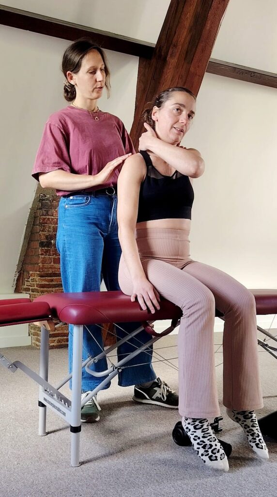 Consultation chiropracteur Angers - traitement des cervicalgies, migraines, vertiges et autres douleurs du corps.